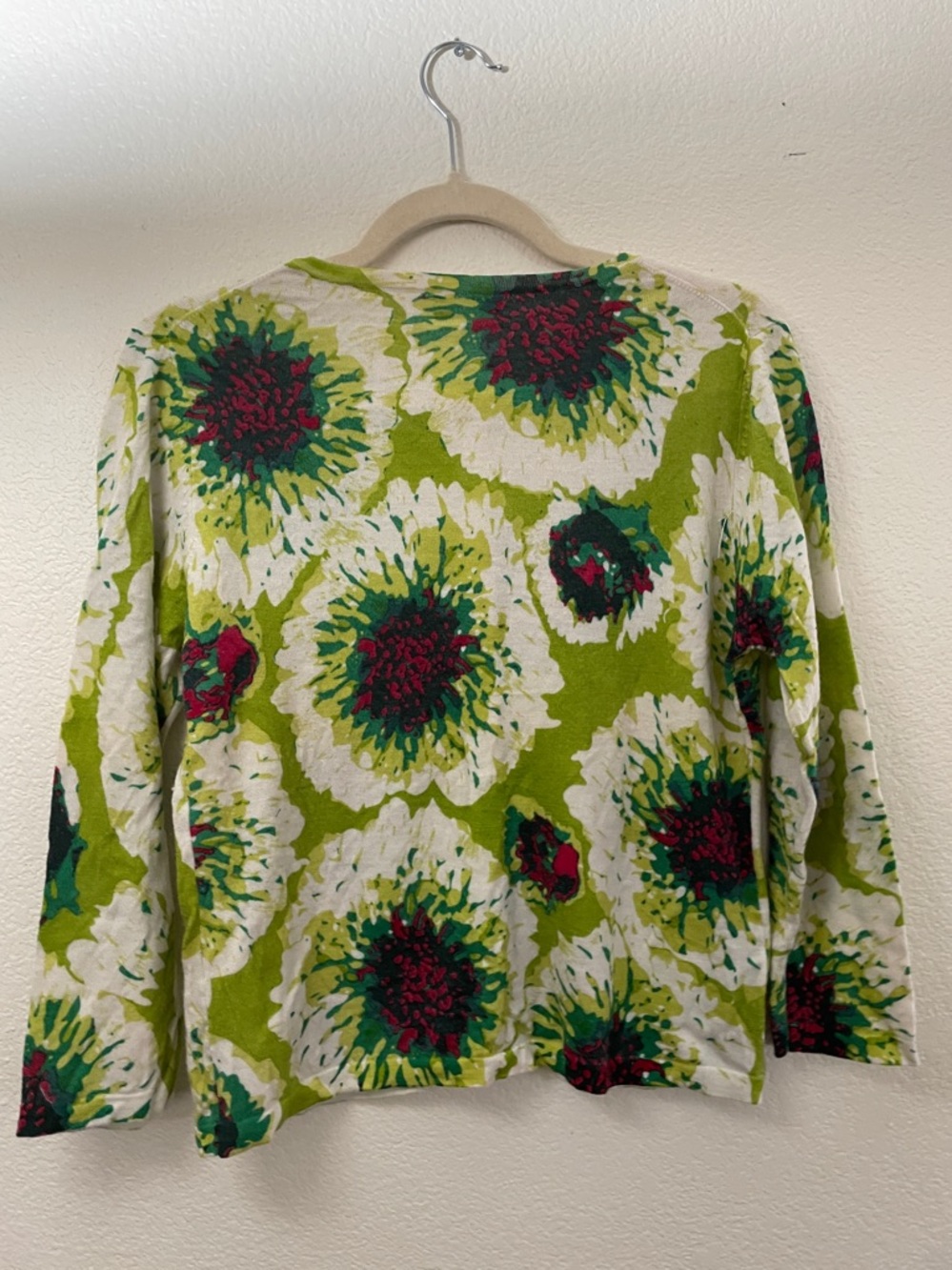 Garnet Hill Floral Cardigan Lime Green 100% fine wool feminine M 20x22 - Picture 5 of 7